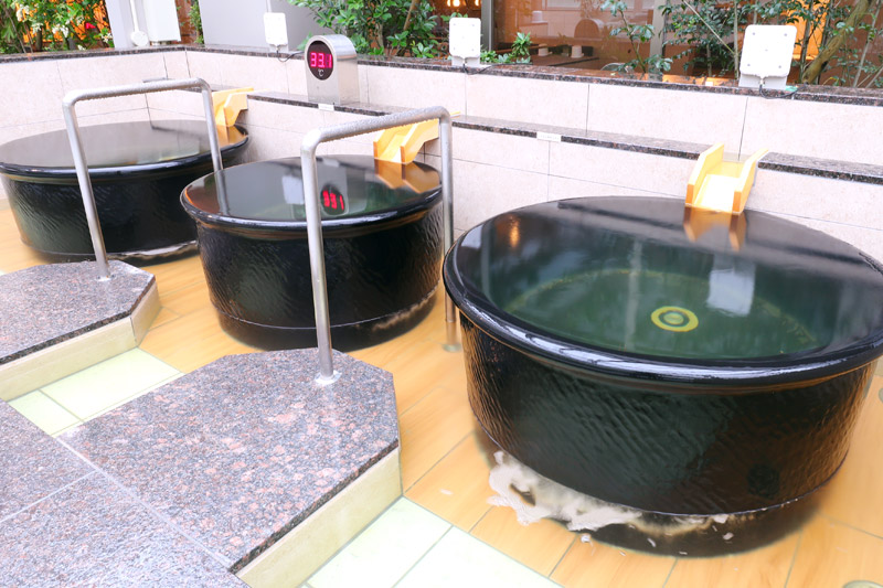 露天風呂の壺湯