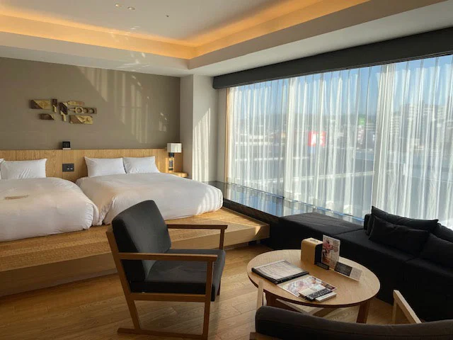 デラックススイートルームの室内の写真