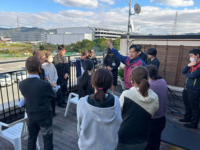 避難梯子の使い方説明