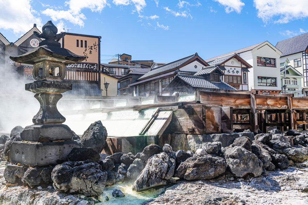 日本の名湯めぐり（4月は群馬 草津温泉）4/23(土)・24(日) – 鶴見緑地